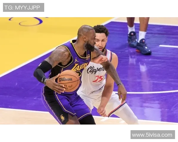 2012年湖人与国王的经典对决回顾与精彩瞬间分析