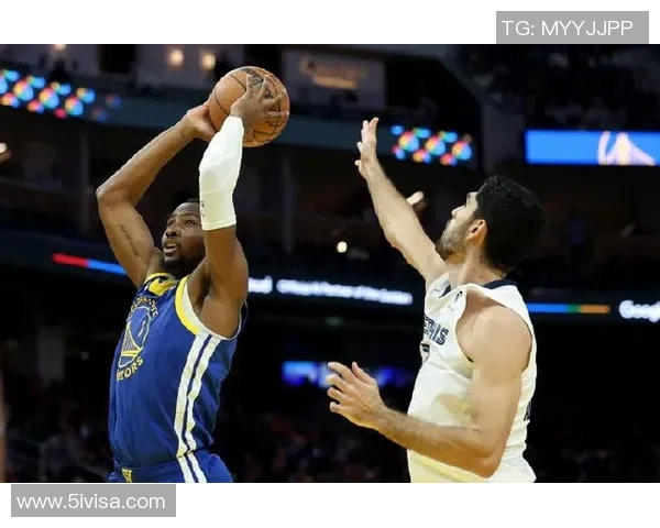 2015年11月勇士与灰熊激战回顾球场上的策略与精彩瞬间分析