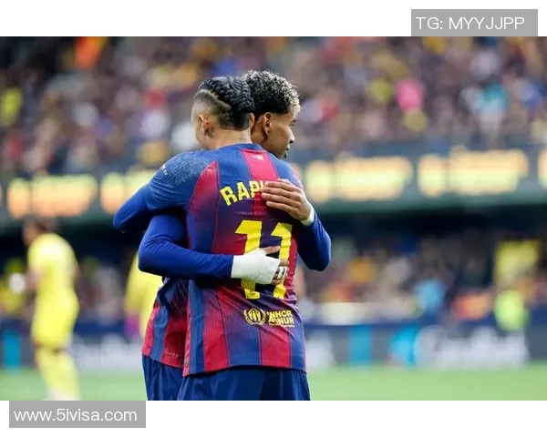 巴塞罗那与比利亚雷亚尔精彩对决集锦回顾与分析 巴塞罗那与比利亚雷亚尔精彩对决集锦回顾与分析