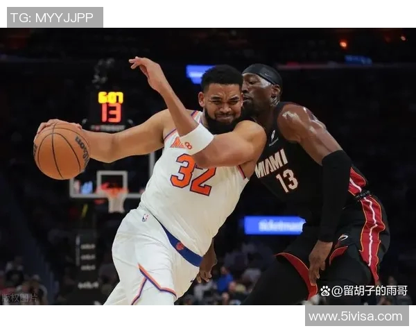 詹姆斯对阵尼克斯精彩比赛录像回顾与分析，重温经典瞬间与战术对决