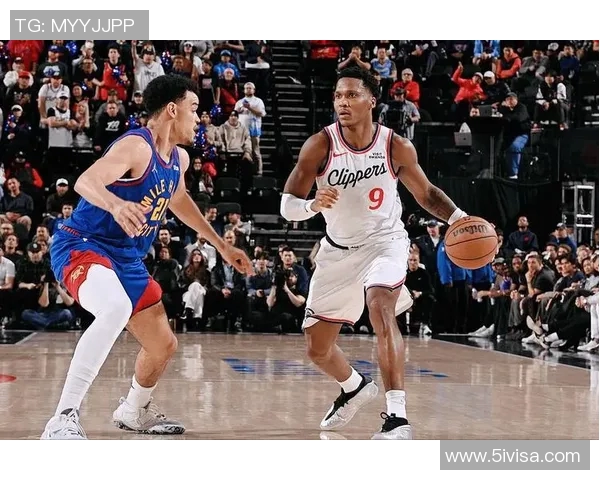 快船与掘金激战正酣直播吧带你感受篮球魅力与激情对决 快船与掘金激战正酣直播吧带你感受篮球魅力与激情对决