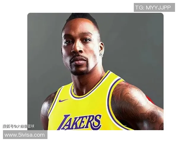 湖人对决猛龙霍华德再现巅峰对抗引发球迷热议与期待 湖人对决猛龙霍华德再现巅峰对抗引发球迷热议与期待